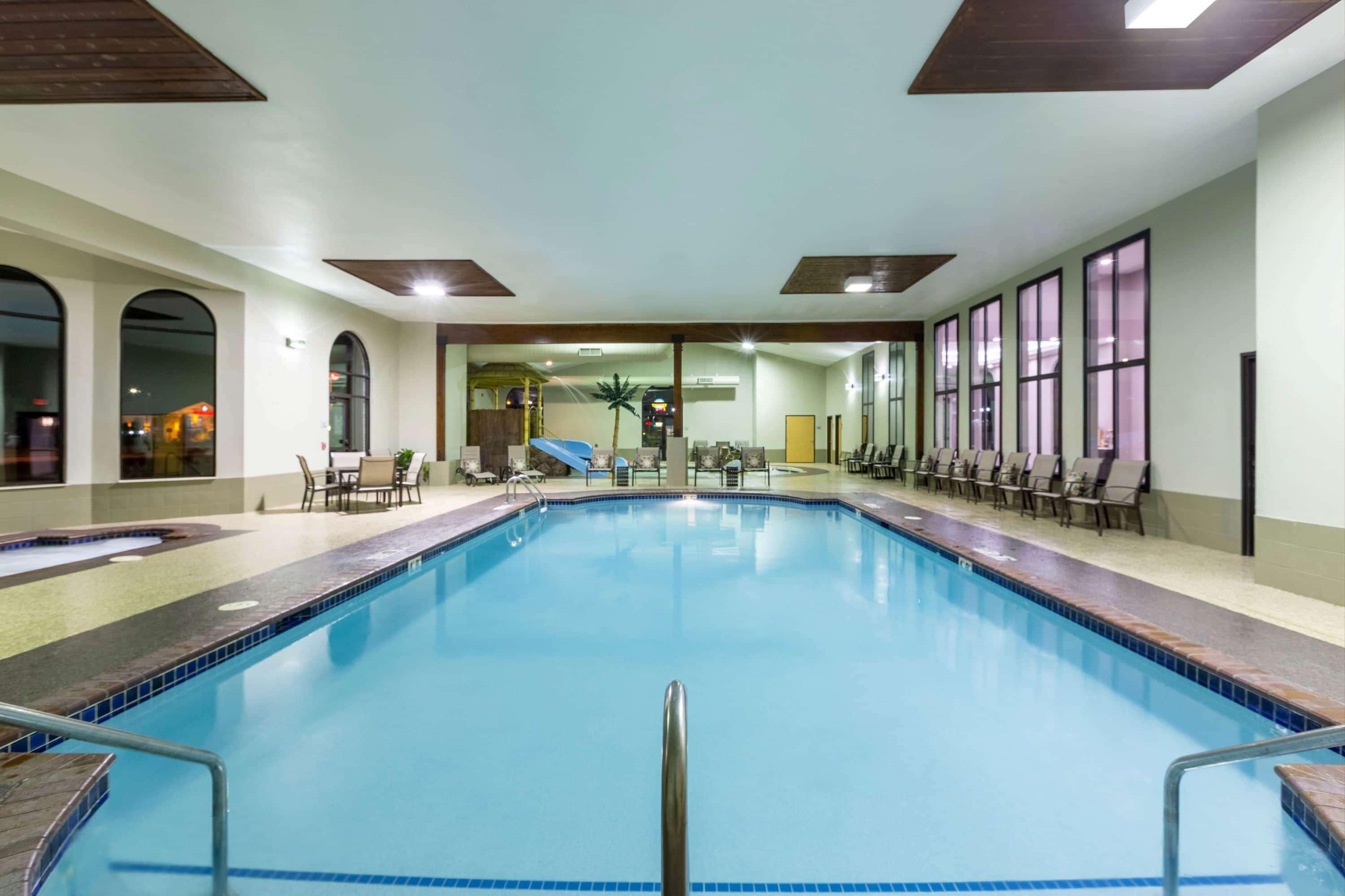 Hotel Wingate By Wyndham Wisconsin Dells Waterpark à Lake Delton Extérieur photo
