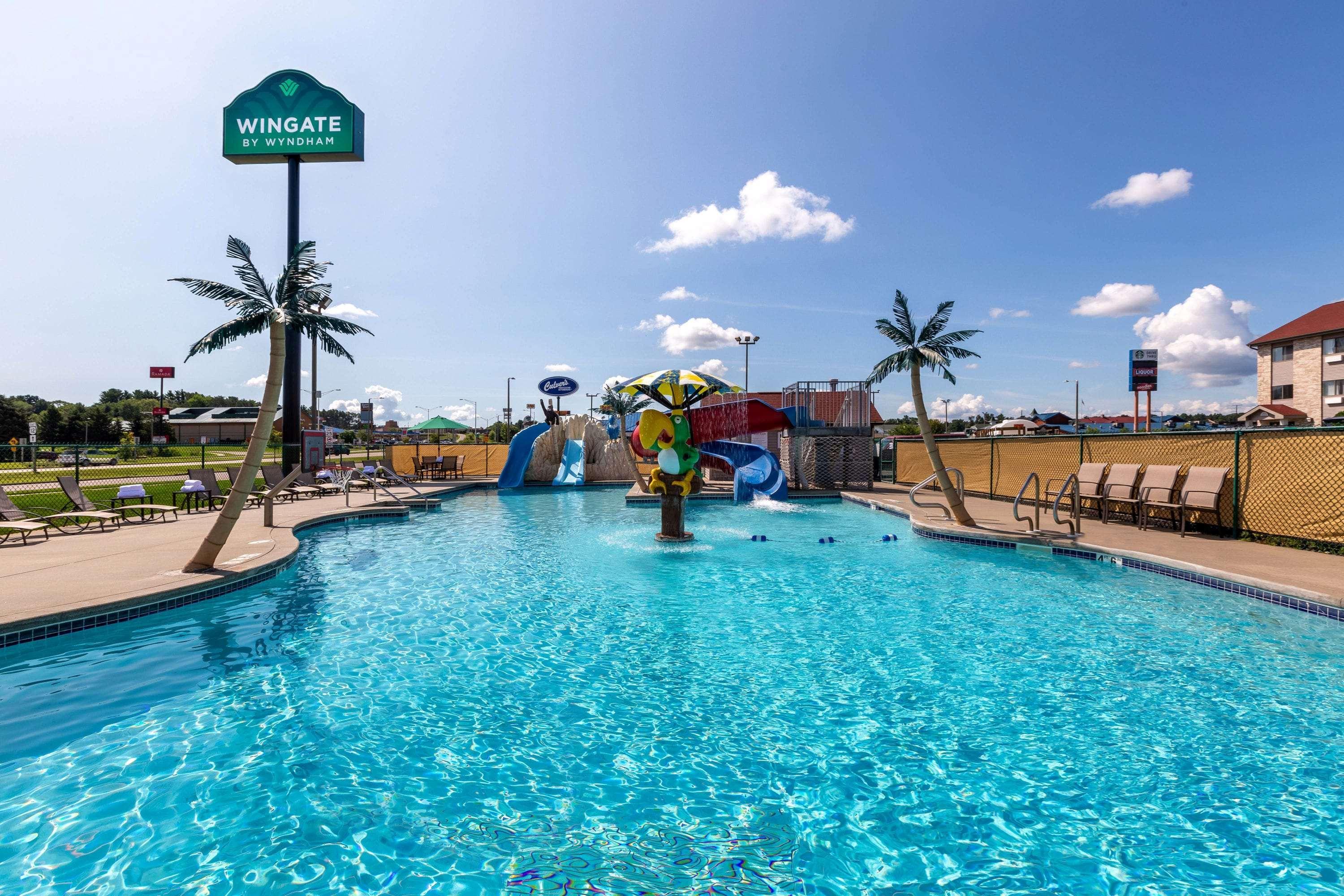 Hotel Wingate By Wyndham Wisconsin Dells Waterpark à Lake Delton Extérieur photo