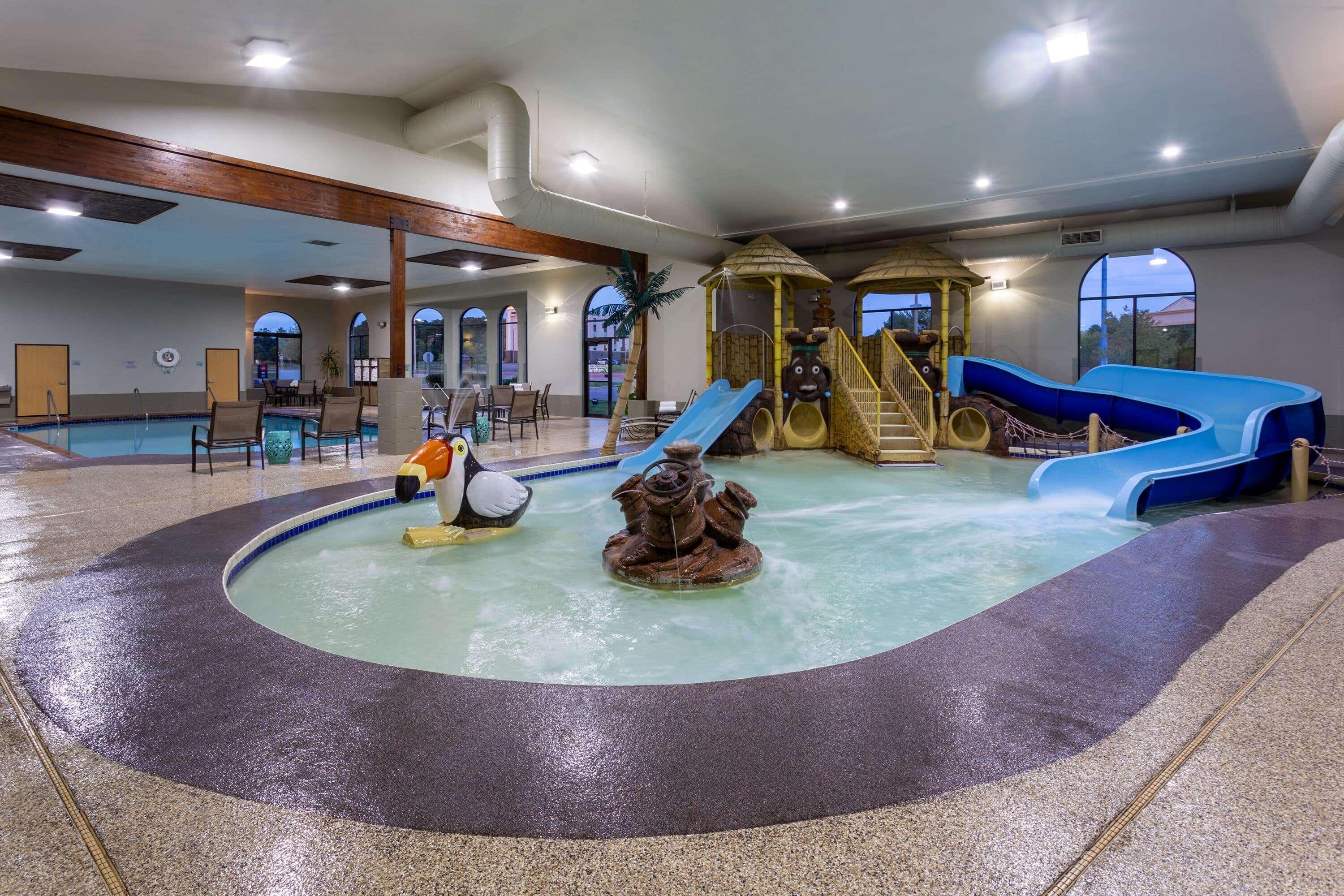 Hotel Wingate By Wyndham Wisconsin Dells Waterpark à Lake Delton Extérieur photo