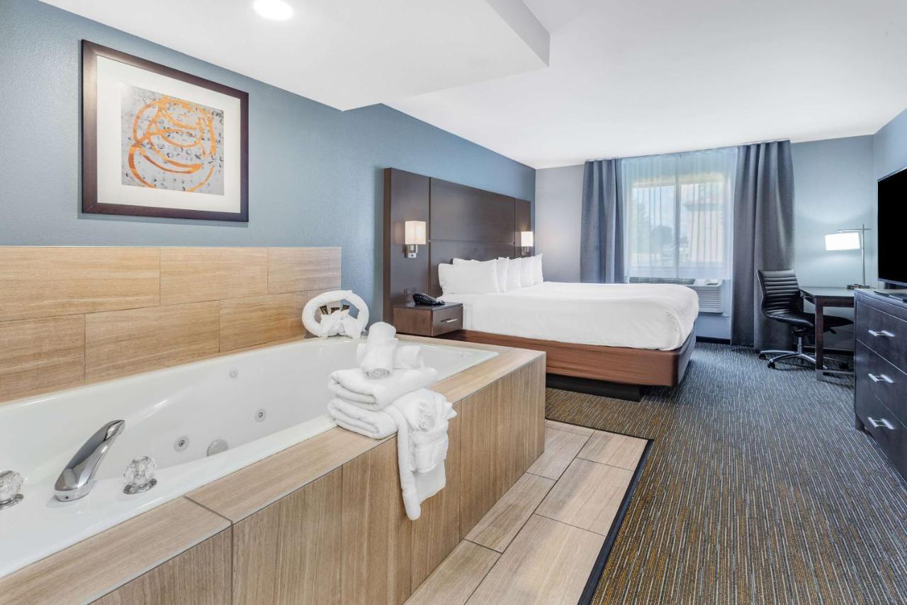 Hotel Wingate By Wyndham Wisconsin Dells Waterpark à Lake Delton Extérieur photo
