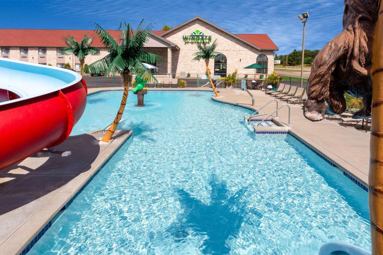 Hotel Wingate By Wyndham Wisconsin Dells Waterpark à Lake Delton Extérieur photo