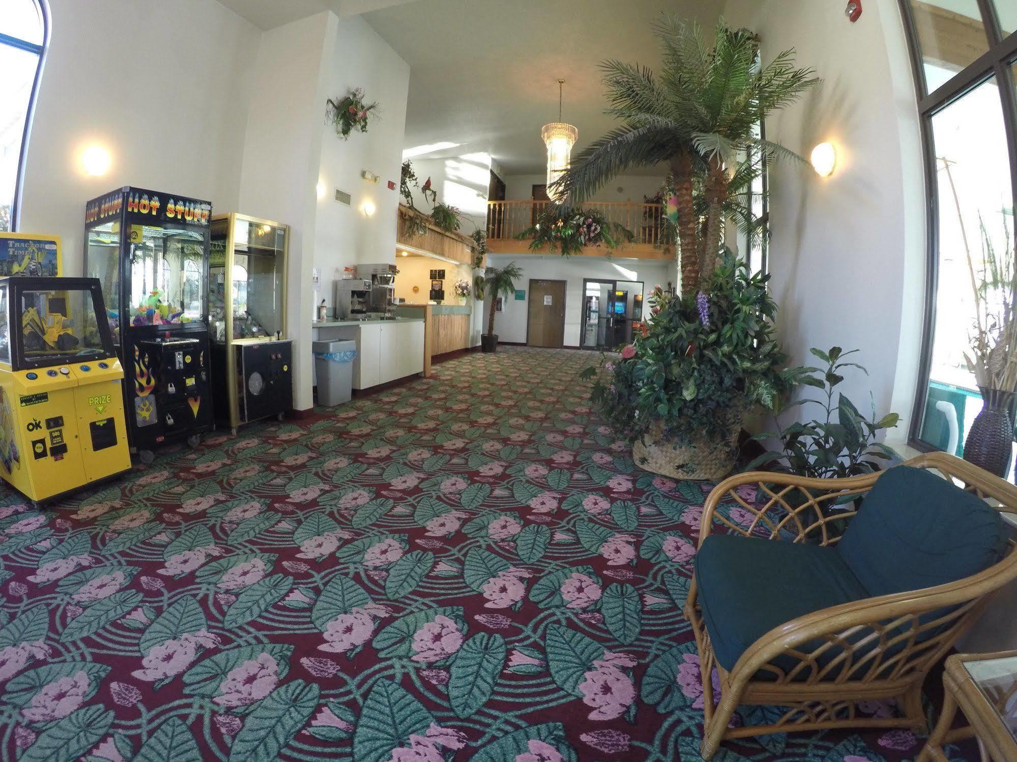 Hotel Wingate By Wyndham Wisconsin Dells Waterpark à Lake Delton Extérieur photo
