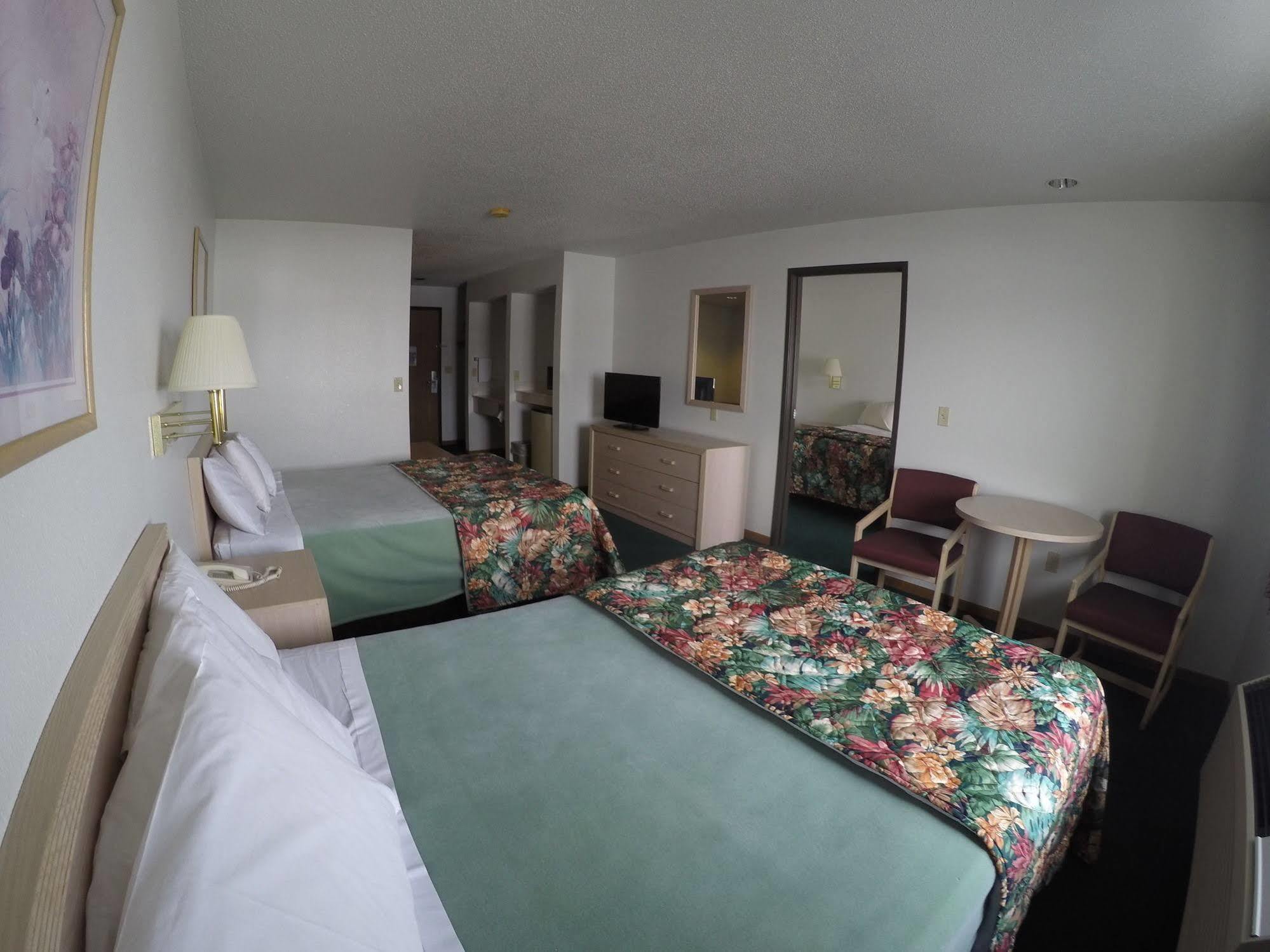Hotel Wingate By Wyndham Wisconsin Dells Waterpark à Lake Delton Extérieur photo